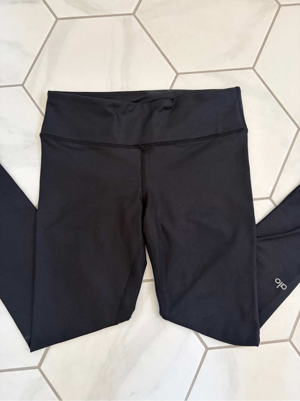 ALO Black 7/8 Airlift Performance Leggings